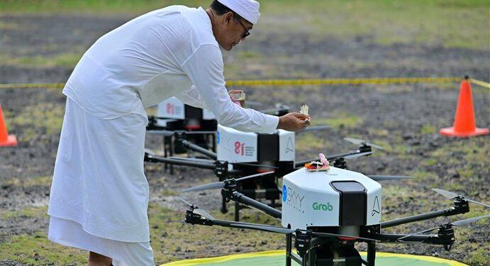 Uji Coba Pengiriman Makanan Drone Bali