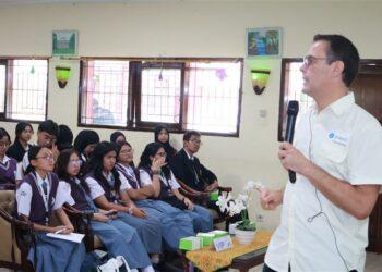 program Thriving Together kesehatan mental remaja