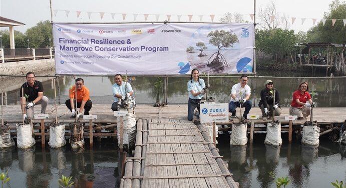 Zurich MUFG Group tanam mangrove Tangerang